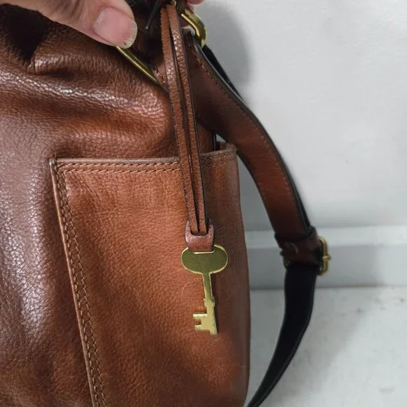 Fossil Brown Cow Hide Leather Crossbody Bag Medium Snap Closure Adjustable - Picture 4 of 16